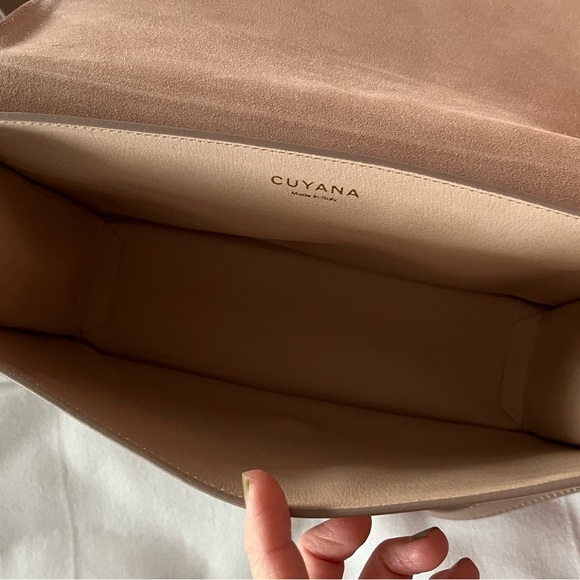 EUC Cuyana Spring 2018 Classic Shoulder Bag In Nude - Picture 7 of 10
